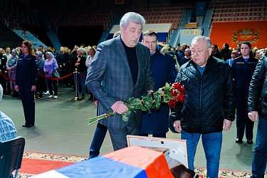 Оренбуржцы простились с летчиками, погибшими в авиакатастрофе под Иваново